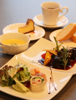 casual dining Lugar（カジュアルダイニング　ルガール）：大人気のワンプレート♪