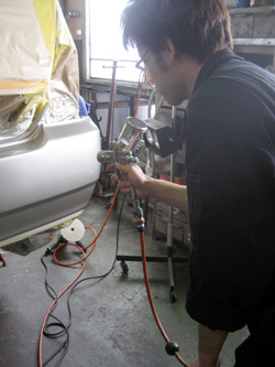 島根自動車整備工場：キズだってヘコミだってお任せ！
