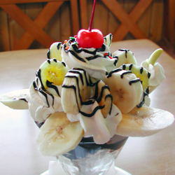 ぱふぇ・レスト ni ke(ニケ):花が咲いたような
チョコバナナパフェ700円