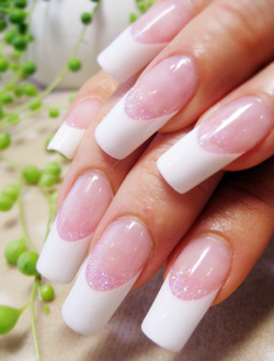 Nail Salon Le Chaton (ネイルサロン　ル　シャトン)：みんな大好きなラメもたくさんあります。