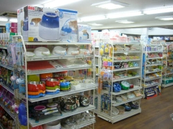 ペットストア　いんｔｏまやー：広い店内で楽しく商品をお選び下さい★