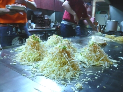広島のお好み焼&鉄板焼 きんさい屋 警固店:野菜もたくさん入っているので栄養のバランスもバッチリです!