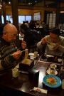 さわ田茶家の昼の店内の様子