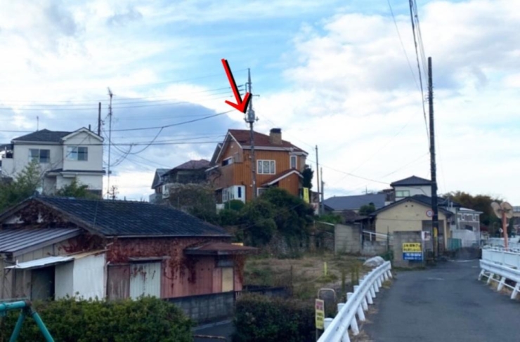 川沿いから行くとこんな感じに見えてきます♪